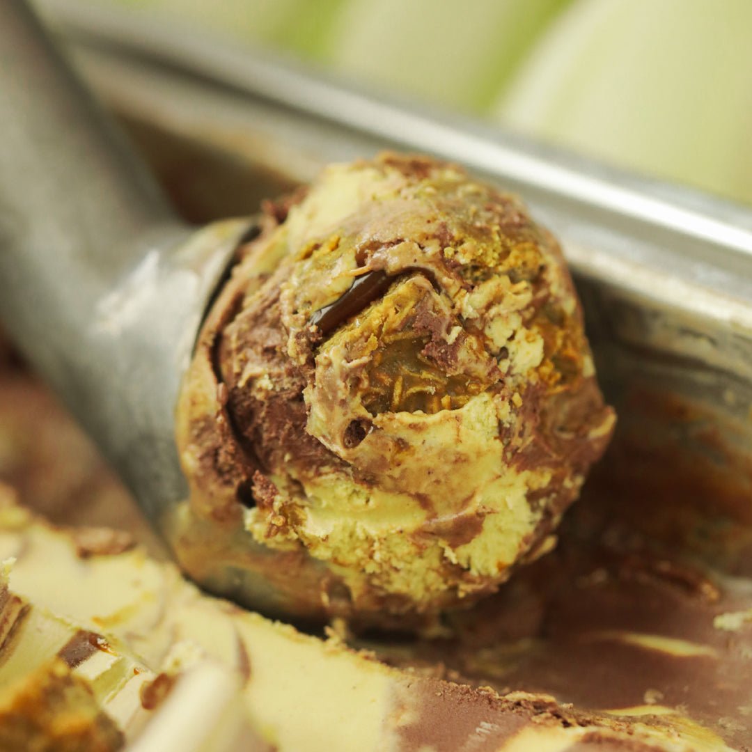 Pistachio Kunafa Chocolate (473ml)